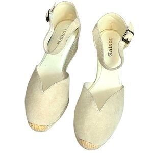 NWOB TONIVIS suede/espadrille cream color ankle strap/buckle wedge Sz 8.5